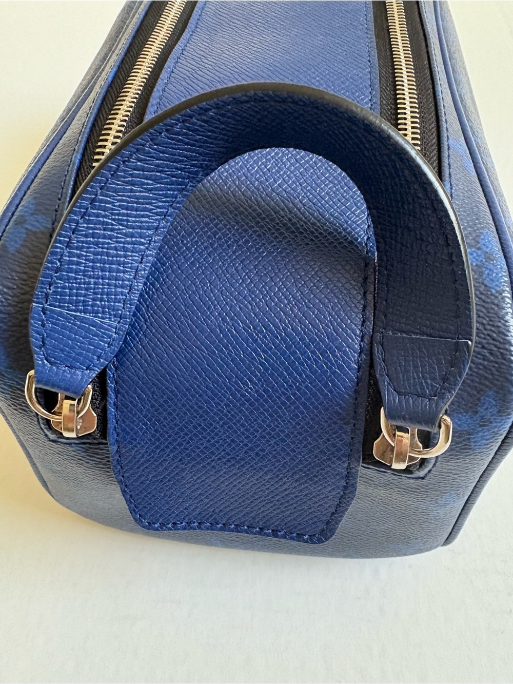 Louis Vuitton - Cobalt Blue Canvas Taigarama Dopp Kit M30849- Pristine Condition - Picture 9 of 15